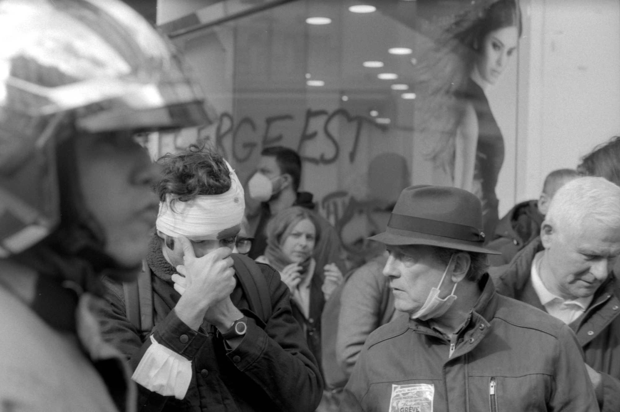 Street photography training: pensions reform protests edition