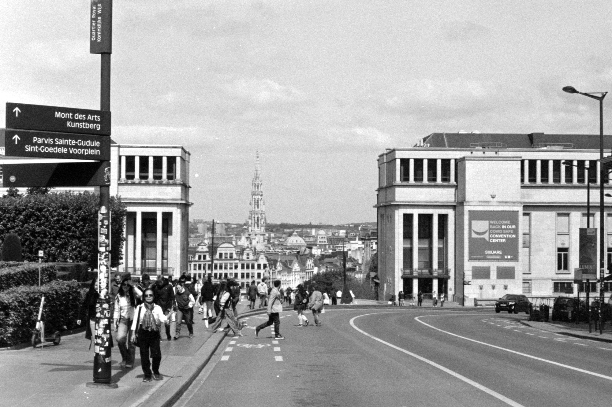 View from the rue Montagne de la Cour, with the Jardin du Mont des Arts below and the City Hall below