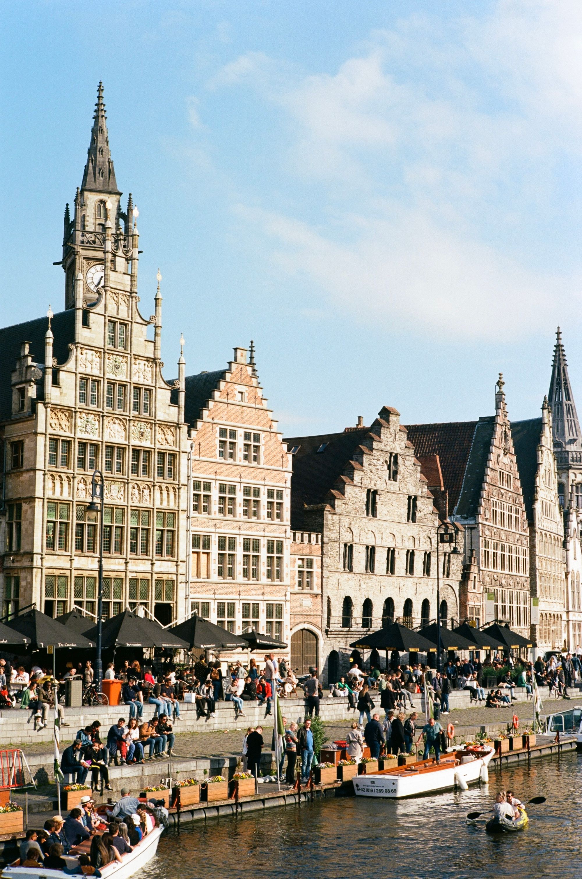 Houses by the canal in Gand - Ektar 100 - Canon 50mm LTM f1.4 - Leica M5