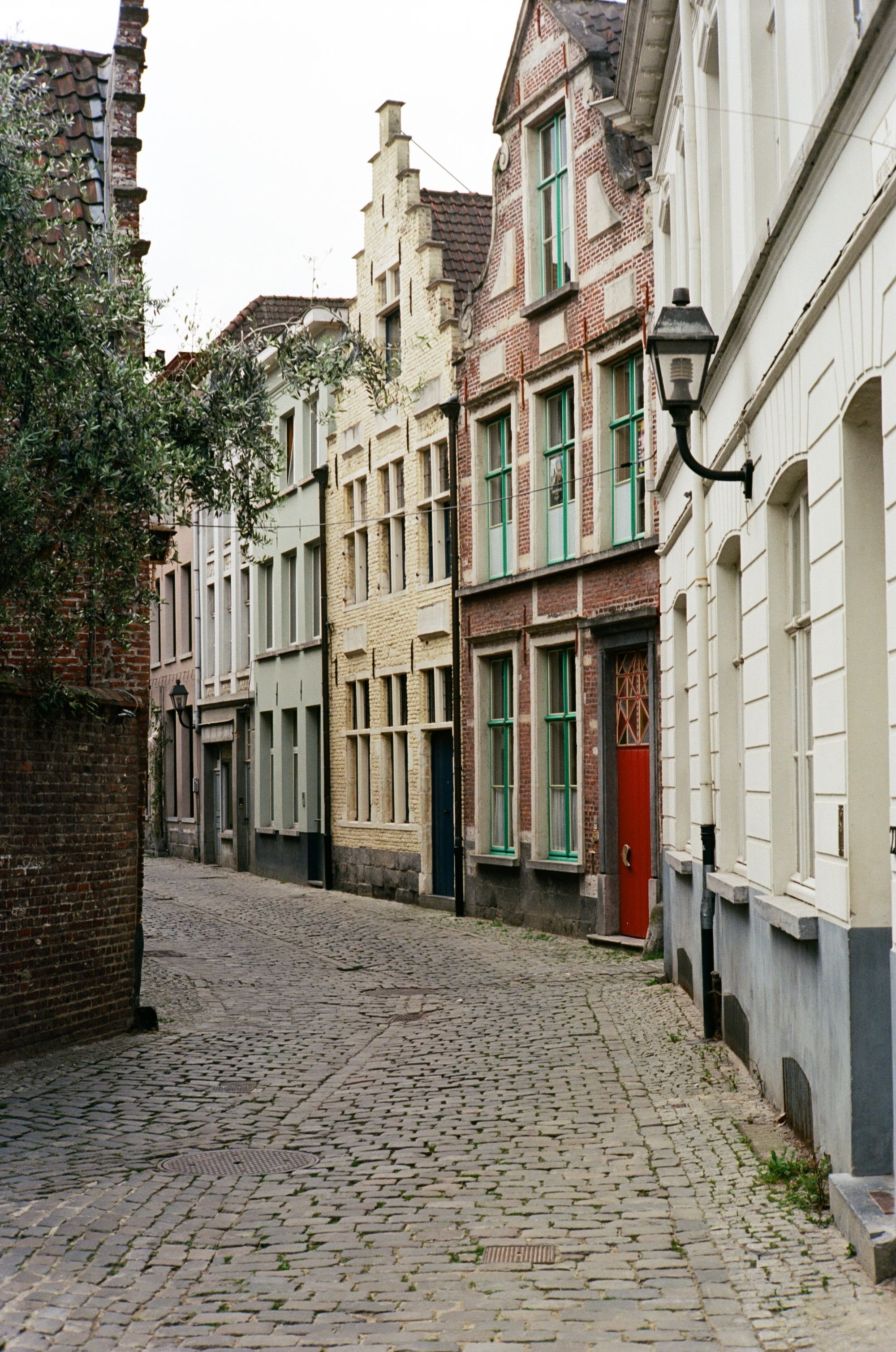 Old houses in Gand - Ektar 100 - Canon 50mm LTM f1.4 - Leica M5